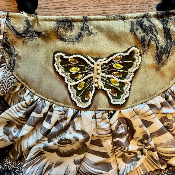 Floral Butterfly Embellished Women's purse - Picture 3 of 5